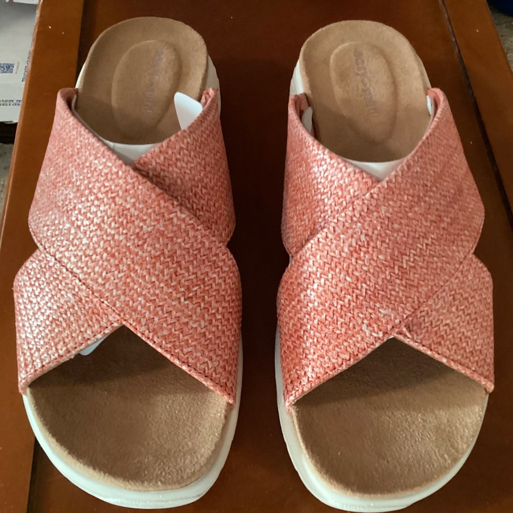 Easy Spirit Coral Cross-Band Sandals